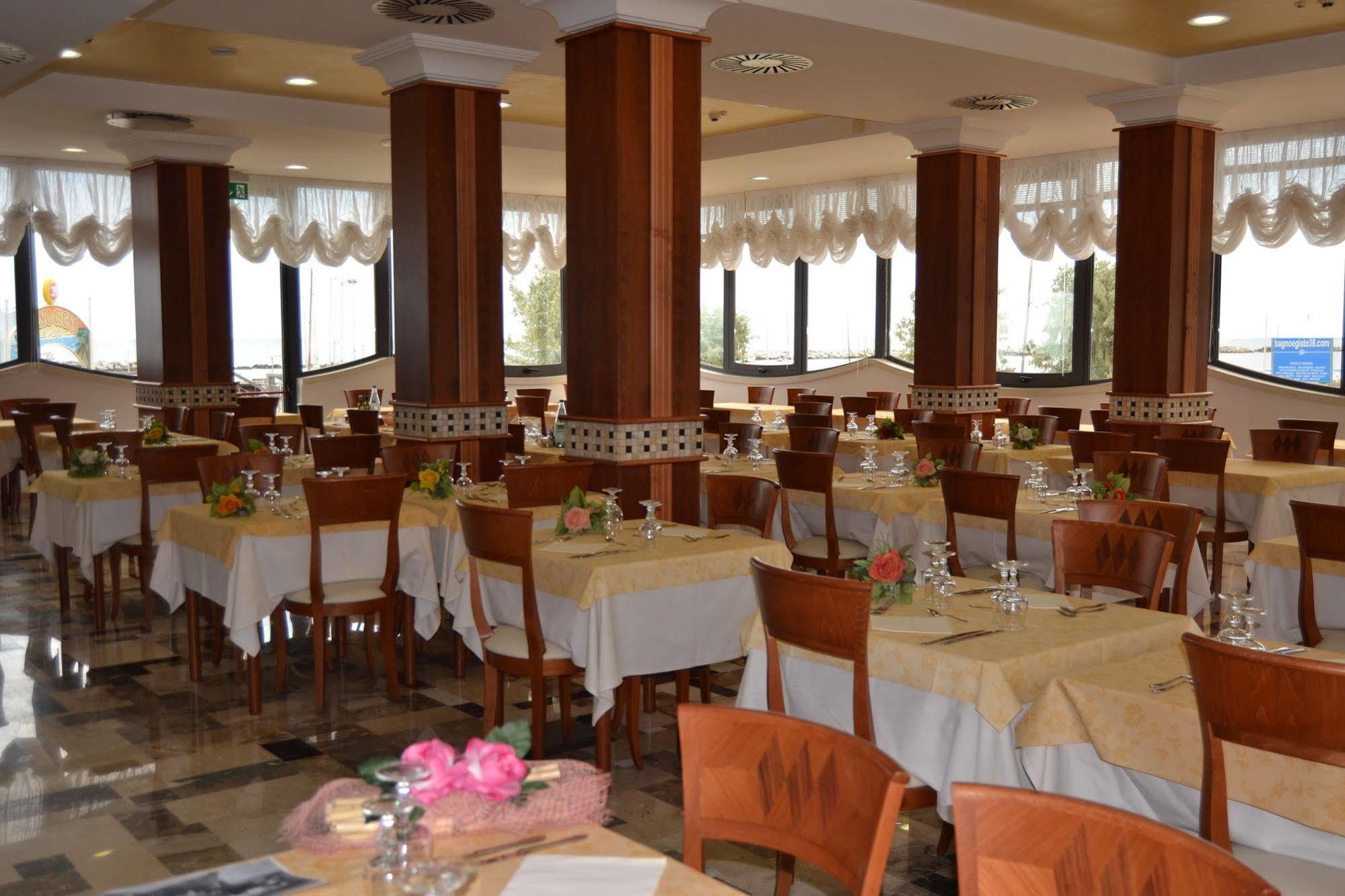 Hotel Zeus Rimini Exterior foto